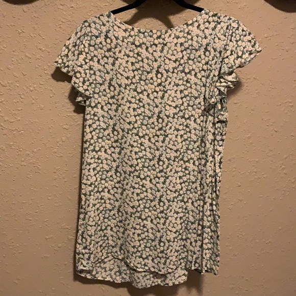 NWT Floral Blouse - Picture 2 of 4